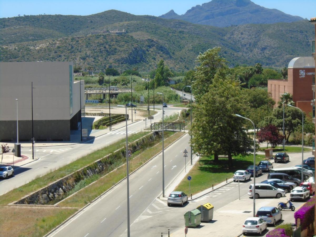 Apartment Grao: Youthful Summer Retreat On Spain's *